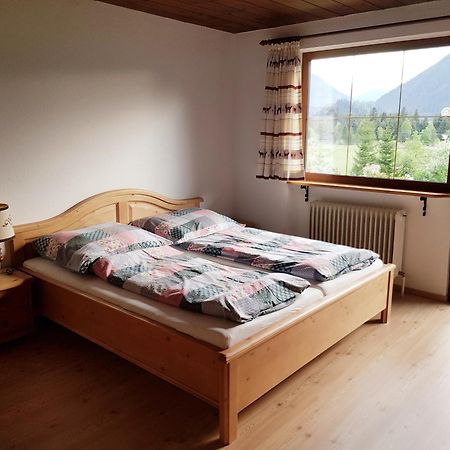 Tyrol Appartements Ehrwald Buitenkant foto