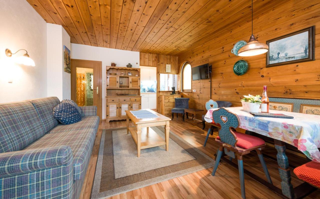 Tyrol Appartements Ehrwald Buitenkant foto