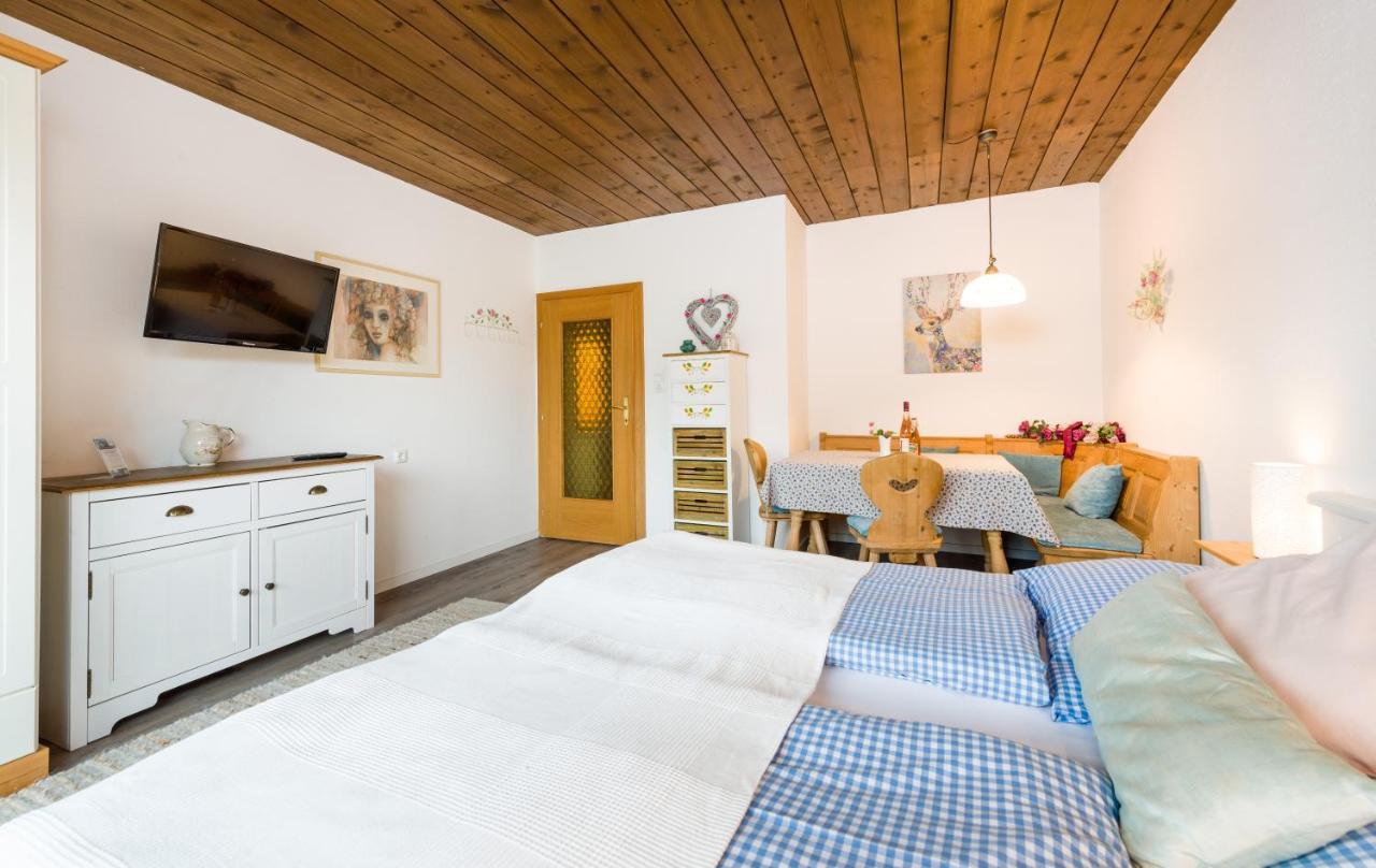 Tyrol Appartements Ehrwald Buitenkant foto