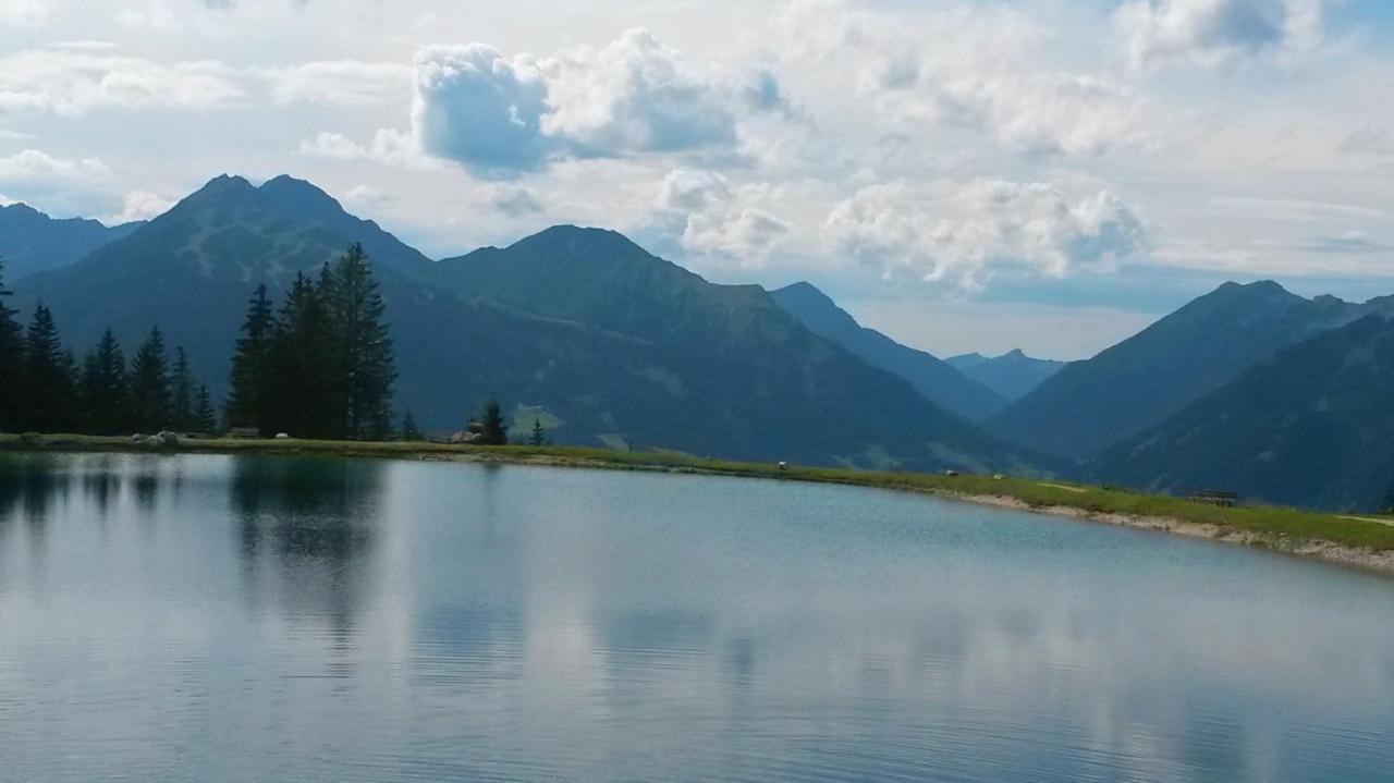 Tyrol Appartements Ehrwald Buitenkant foto