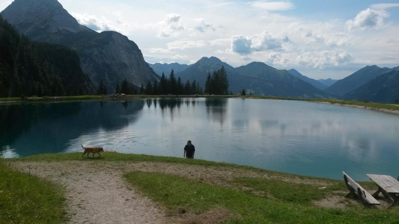 Tyrol Appartements Ehrwald Buitenkant foto