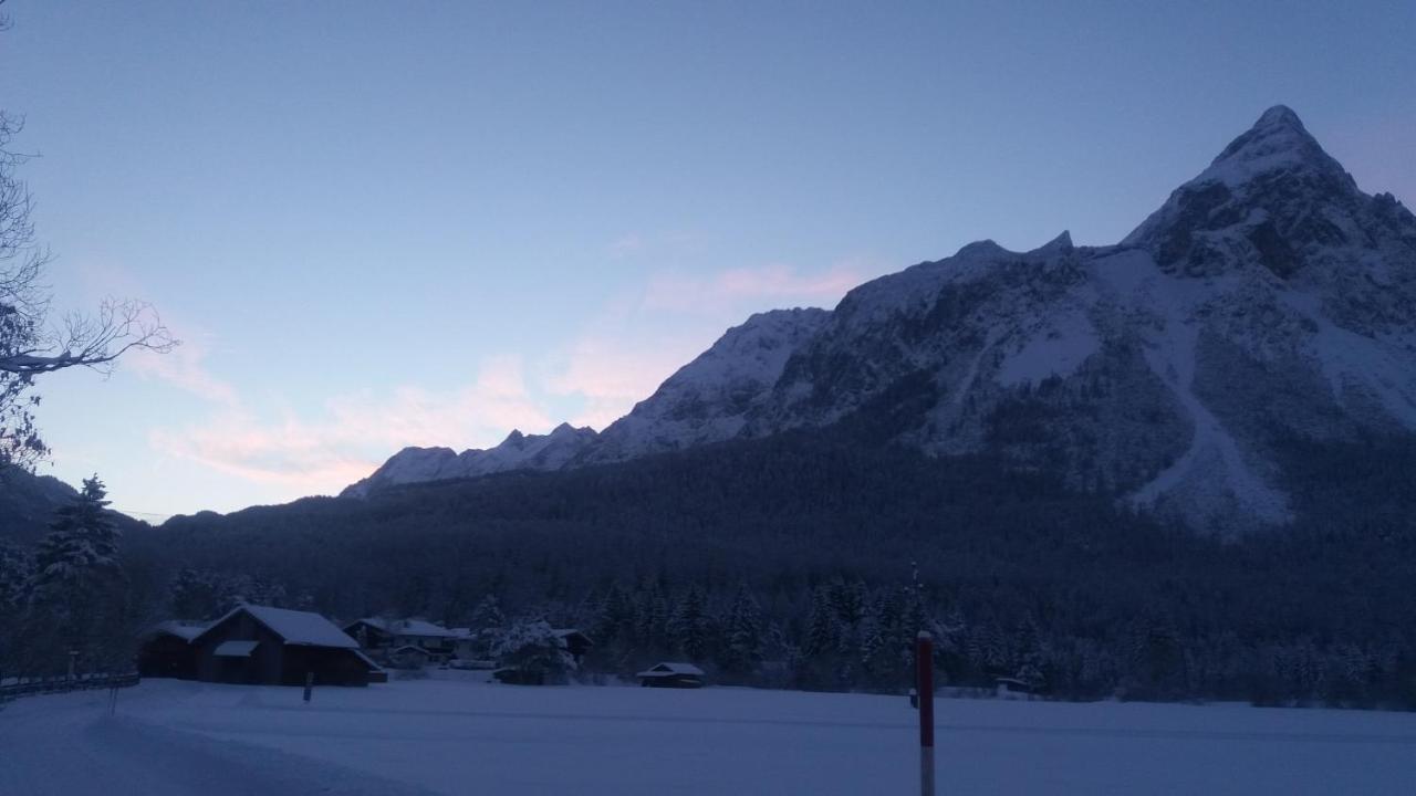 Tyrol Appartements Ehrwald Buitenkant foto