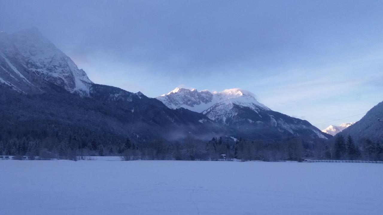Tyrol Appartements Ehrwald Buitenkant foto