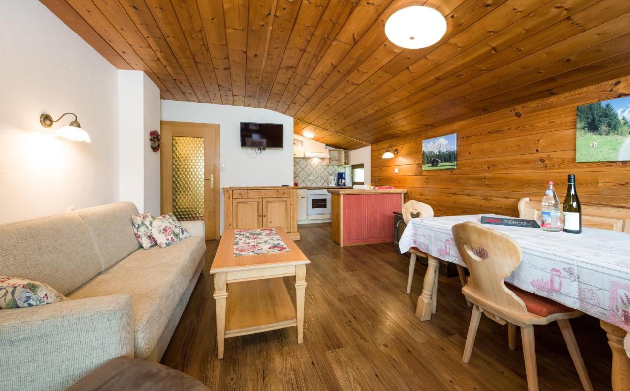 Tyrol Appartements Ehrwald Buitenkant foto
