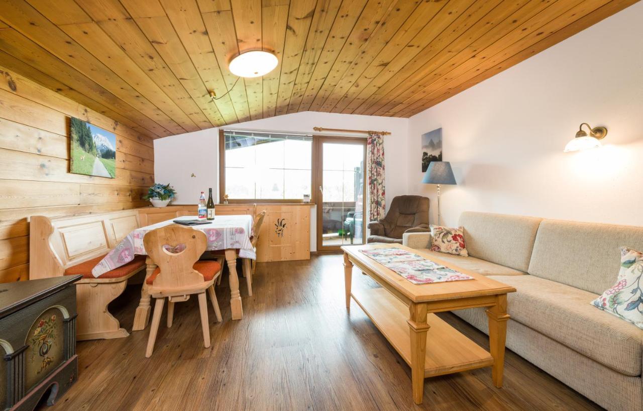 Tyrol Appartements Ehrwald Buitenkant foto