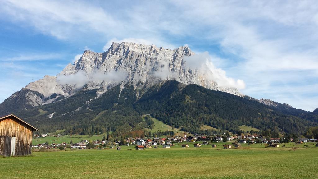 Tyrol Appartements Ehrwald Buitenkant foto