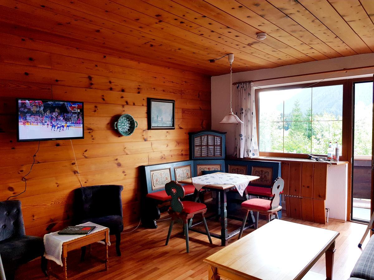 Tyrol Appartements Ehrwald Buitenkant foto
